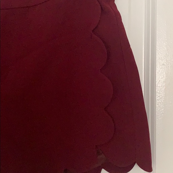 Topshop Burgundy Scalloped High Waisted Shorts - Picture 4 of 5